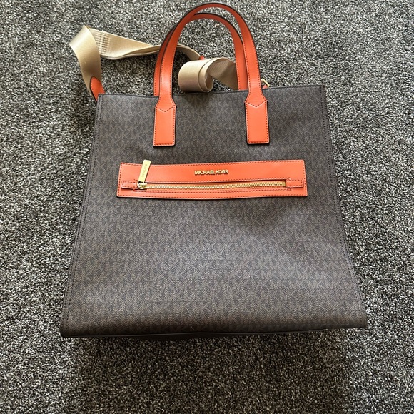 Michael Kors Kenly large signature logo tape tote bag - Picture 2 of 2